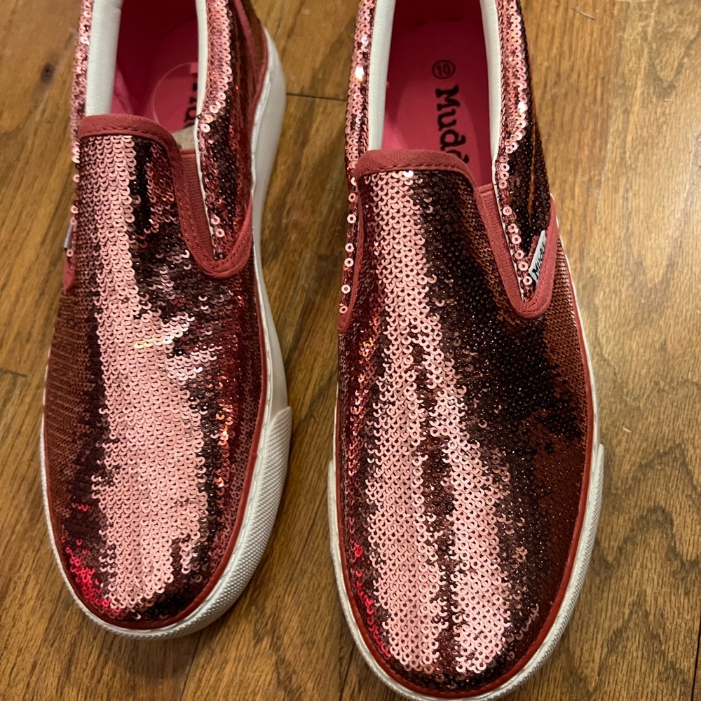 MUDD pink rhinestone shoes! Size 10 never worn in box